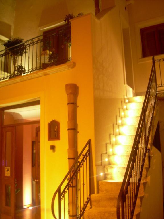 B&B Cortile Di Venere Trapani Buitenkant foto